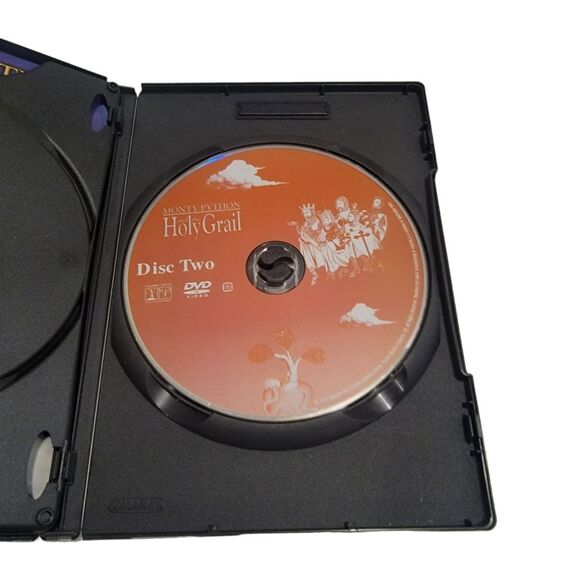 MONTY PYTHON And The Holy Grail Special Edition DVD - Picture 4 of 4